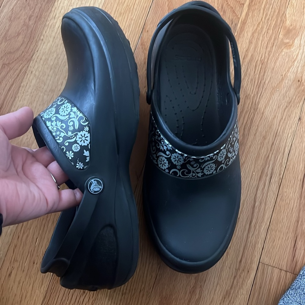Crocs - Picture 3 of 6